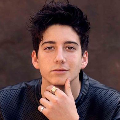 Milo Manheim's Instagram, Twitter & Facebook on IDCrawl